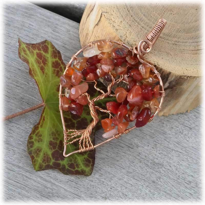 bijou arbre de vie pierre rouge