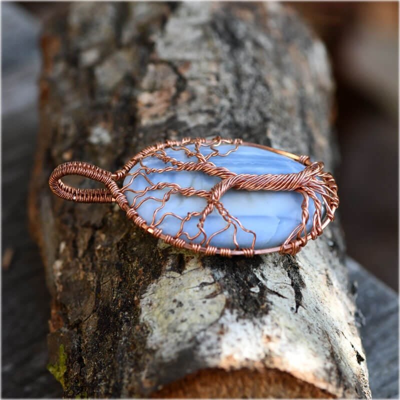 pendentif en pierre naturelle bleue