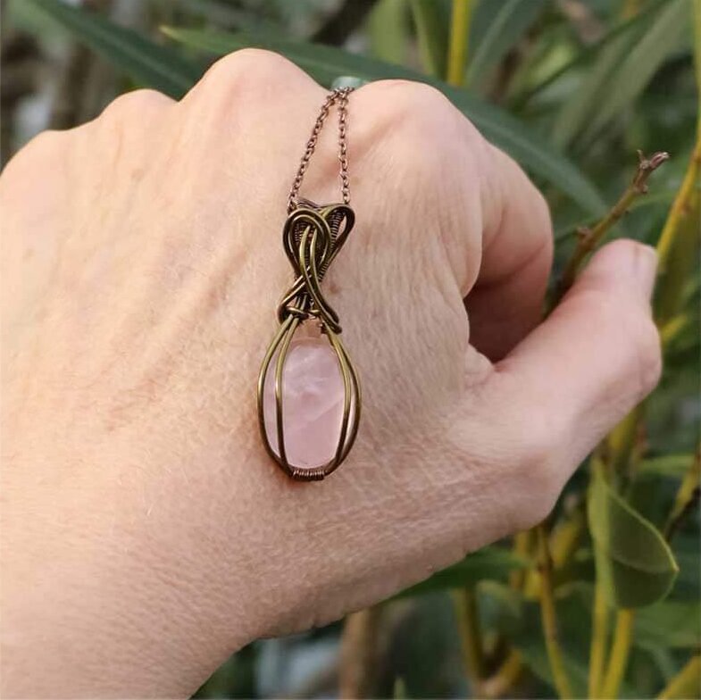 pendentif artisanal en quartz
