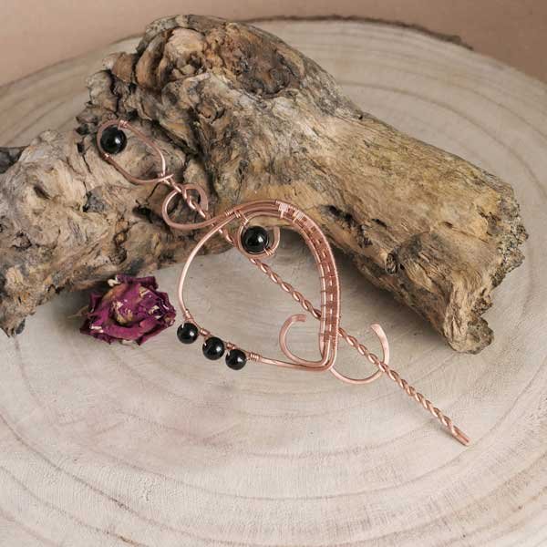 broches artisanales en pierres naturelles