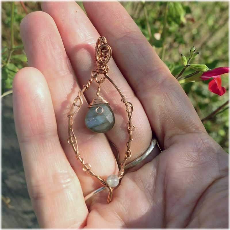 pendentif feuille artisanal labradorite