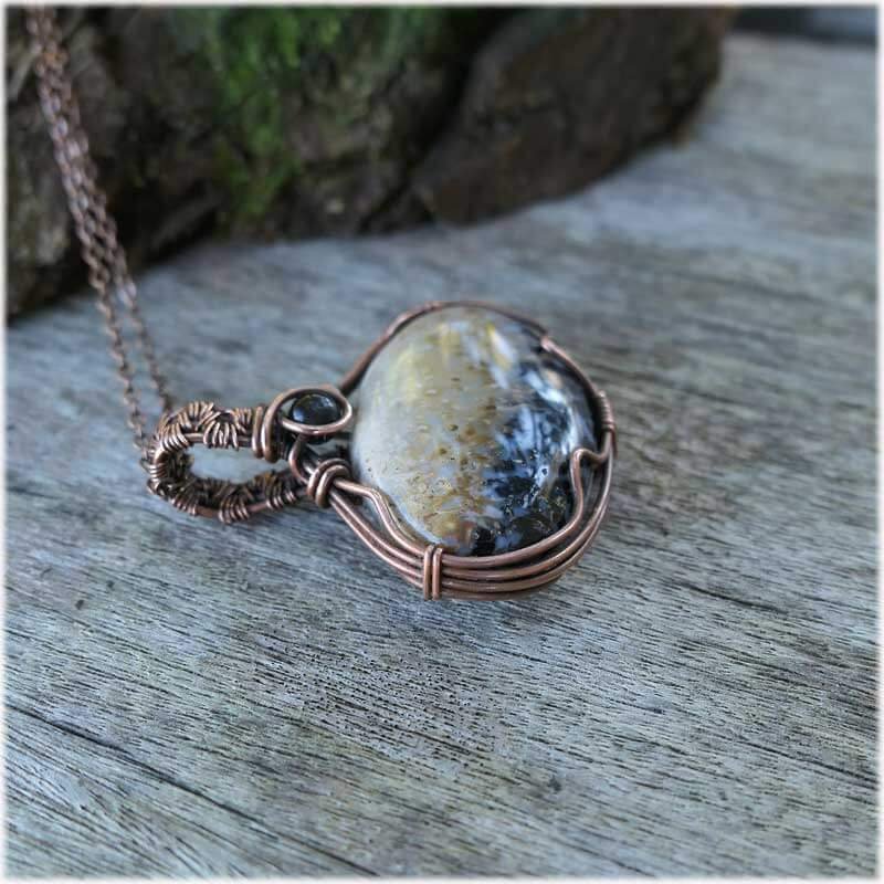collier en pierre naturelle