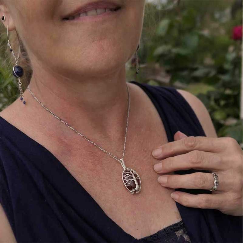 collier arbre de vie en pierre